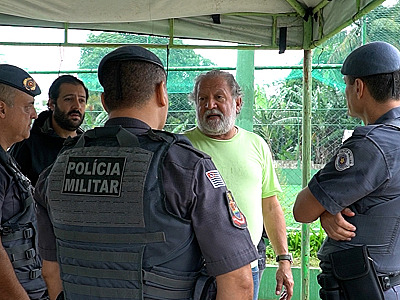 Prefeito Toninho Colucci vistoria areas afetadas em Ilhabela e cobra restabelecimento do abastecimento de água após fortes chuvas