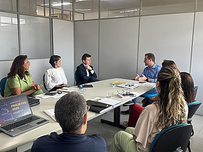 Caraguatatuba assina acordo de cooperação com Parceiros da Educação para fortalecer aprendizagem nas escolas municipais