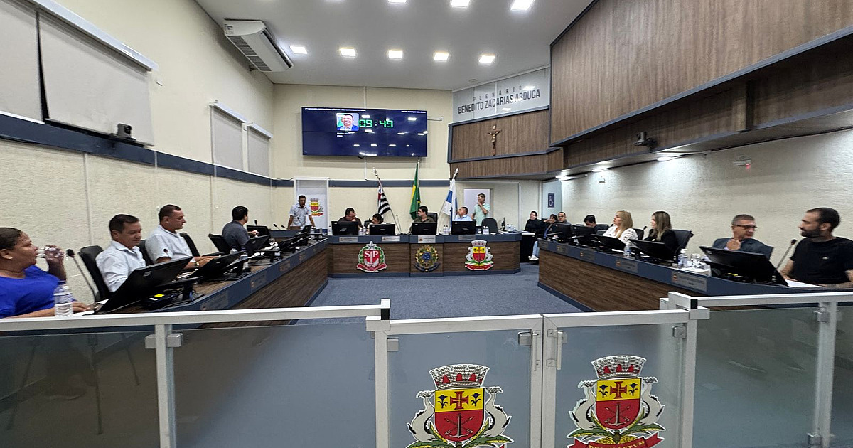 Câmara aprova mudanças no Código Tributário e projeto que libera uso de celulares em bancos