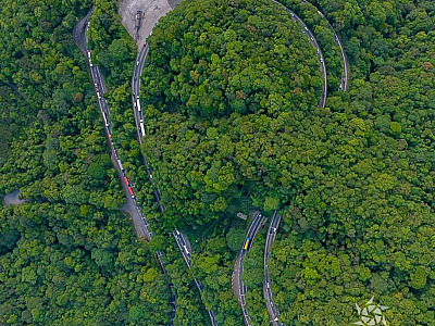 Suposto sinal de celular pode ajudar a encontrar helicóptero desaparecido na Serra do Mar