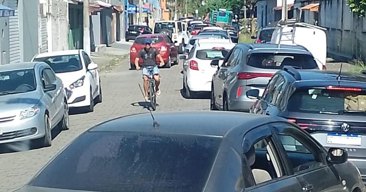 Obras do DER avançam mas não diminuem drama dos motoristas na Rio-Santos em Caraguá
