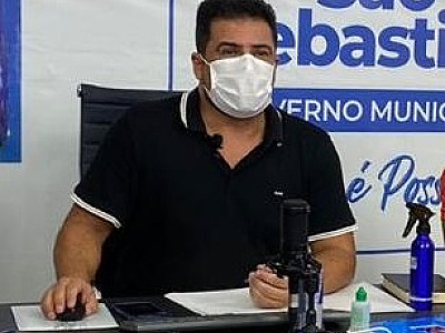 Felipe Augusto assina decreto que desobriga o uso de máscaras em locais abertos