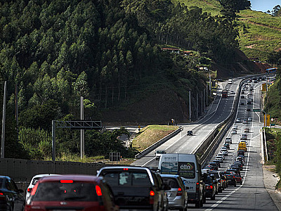 Rodovia dos Tamoios espera mais de 120 mil veículos no feriado de Corpus Christi
