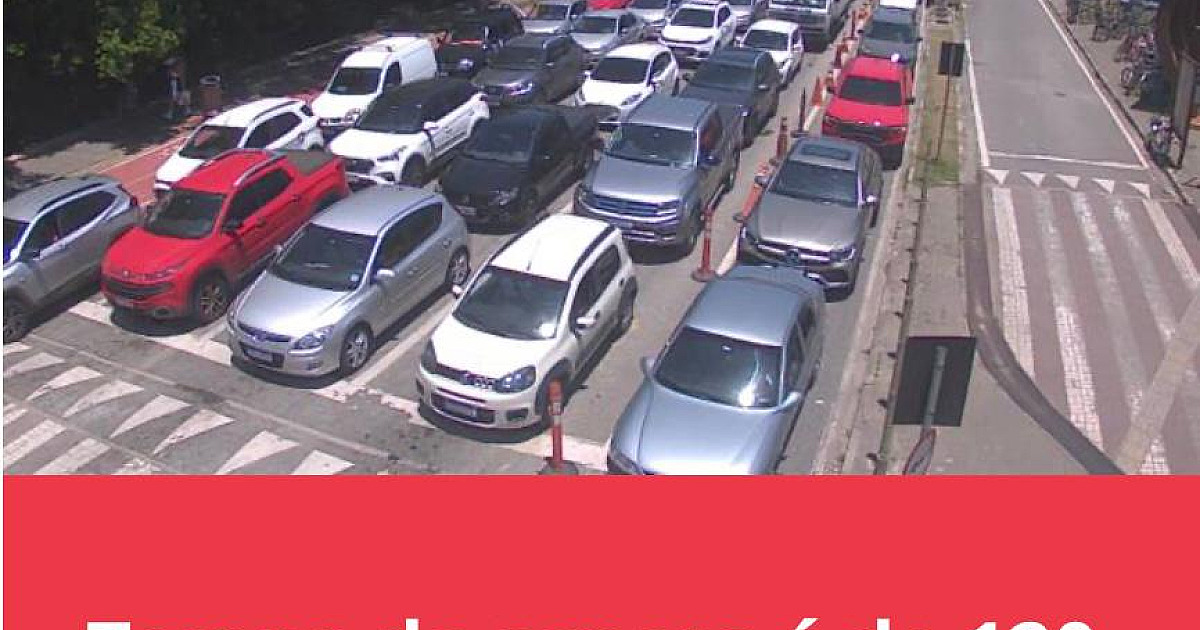 Travessia tem fila de 2 horas nesta terça-feira e opera com capacidade reduzida