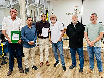 Prefeito de Ilhabela entrega Projeto de Lei das Diretrizes Orçamentárias para 2025 na Câmara Municipal