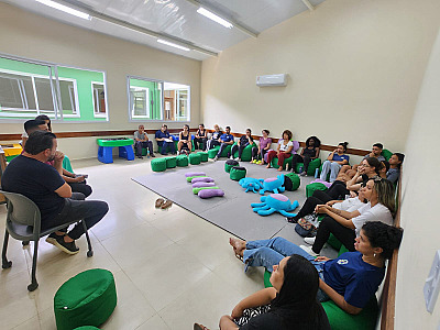 Secretaria de Educação de Ilhabela realiza escuta com Auxiliares de Primeira Infância em todas as unidades escolares