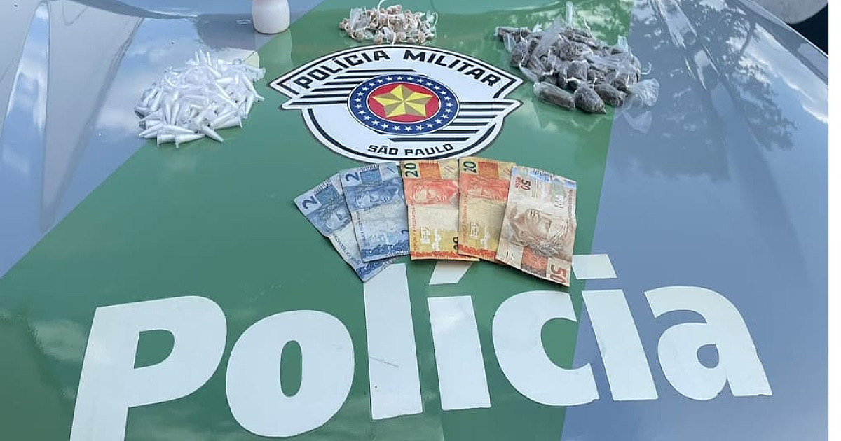 Assustado, suposto traficante se descuida e acaba preso com maconha, cocaína e crack em Ubatuba