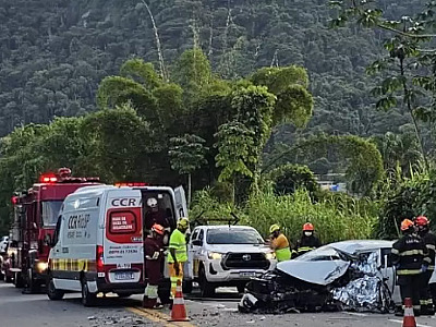 Turista morre e criança fica ferida em acidente em Ubatuba
