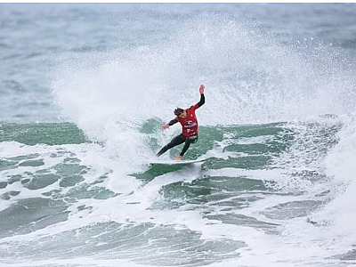 Com estrelas do Litoral Norte, Tempestade brasileira domina em Bells Beach