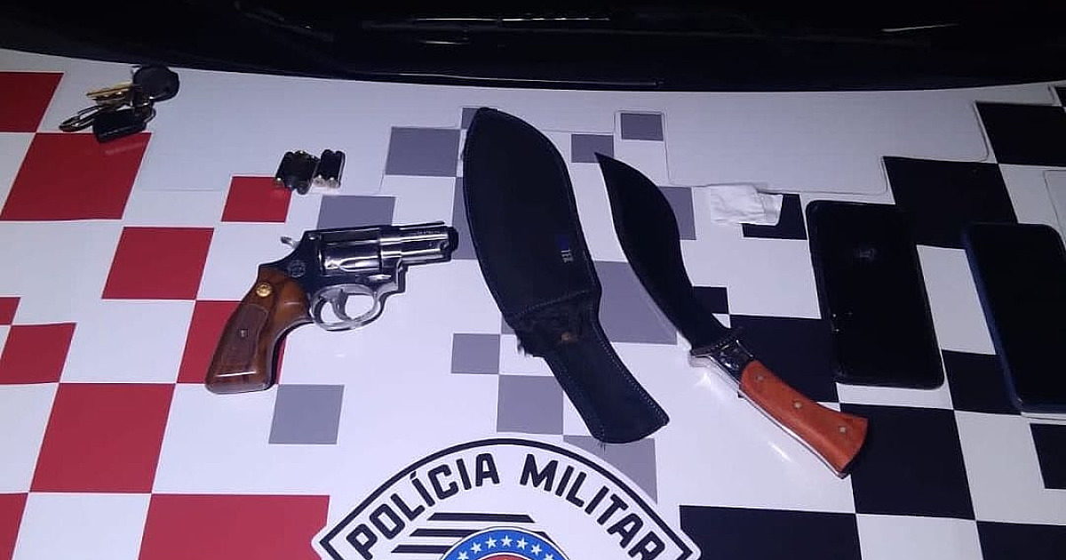 PM prende usuários de cocaína, na saída da biqueira