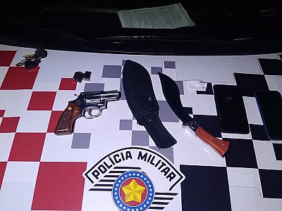 PM prende usuários de cocaína, na saída da biqueira