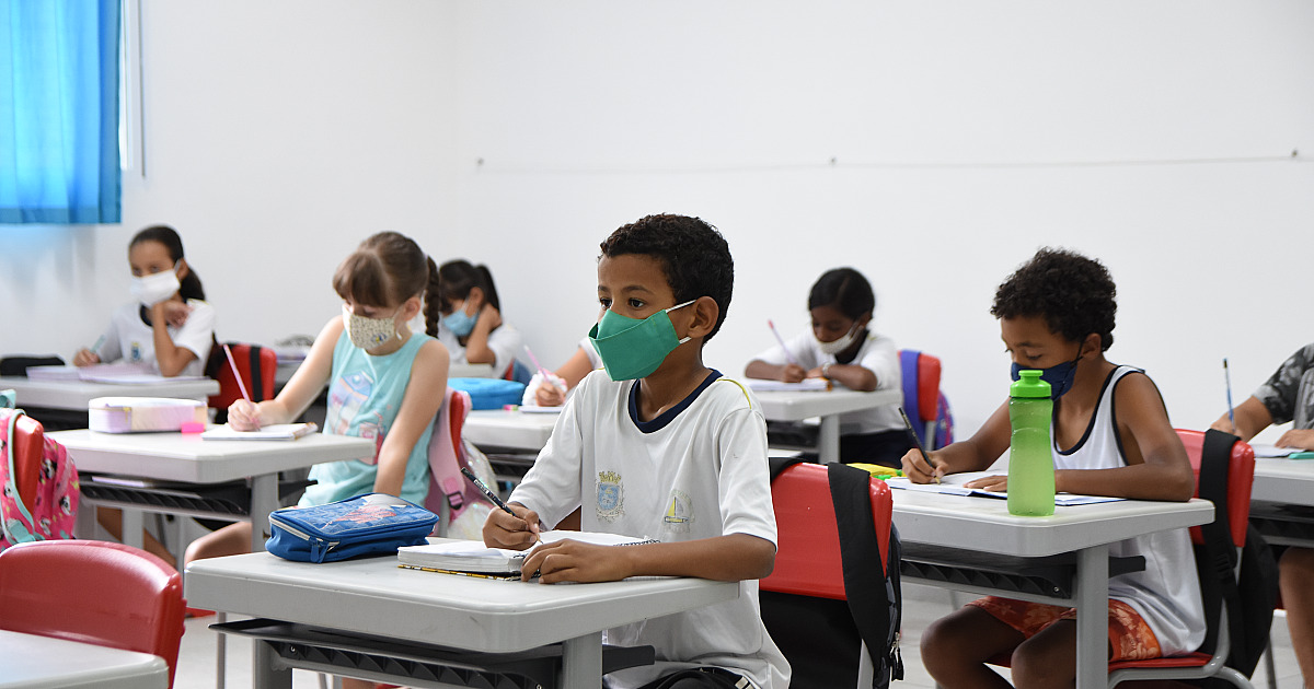 Ilhabela realiza adequações nos horários de aulas conforme regulamentação do Estado
