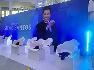 Exposição gratuita em homenagem a Silvio Santos é inaugurada em Caraguatatuba