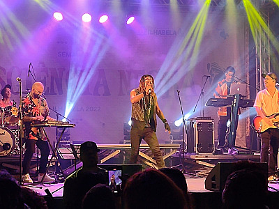 Toni Garrido encerra Semana da Consciência Negra em Ilhabela