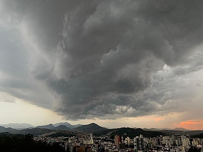 Tempo deve mudar no dia 31, mas meteorologistas garantem que não chove na virada