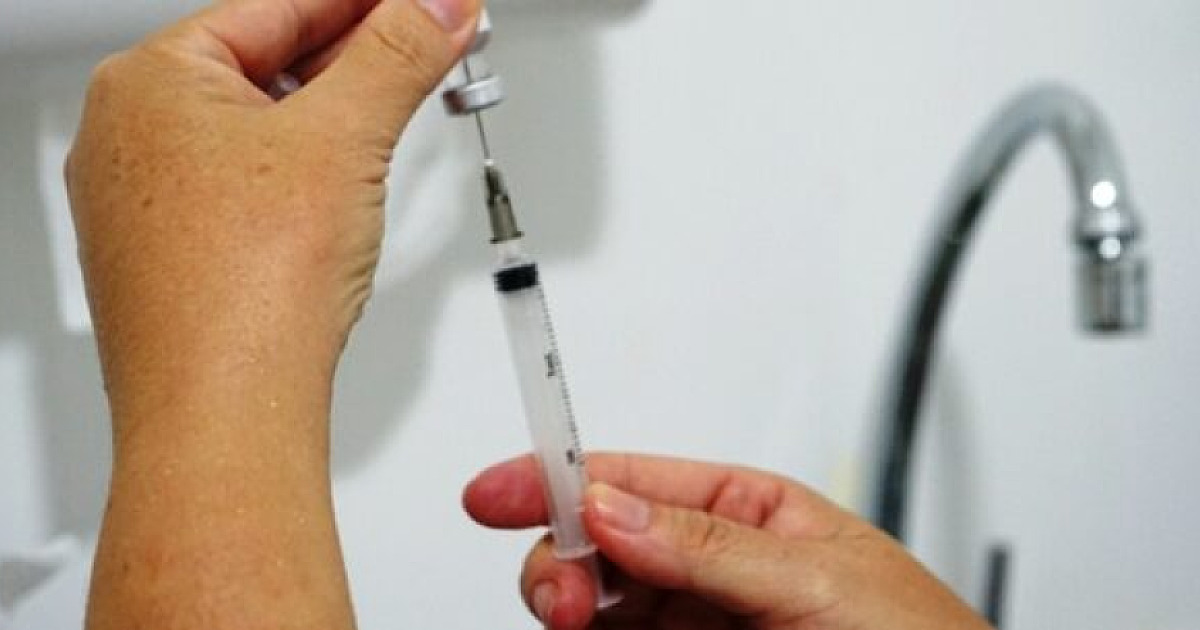 Caraguatatuba vacina 185 pessoas no ‘Dia C’ contra gripe e Covid-19 e segue com imunização durante a semana