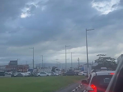 Motoristas reclamam de lentidão nas obras na Rio-Santos em Caraguá