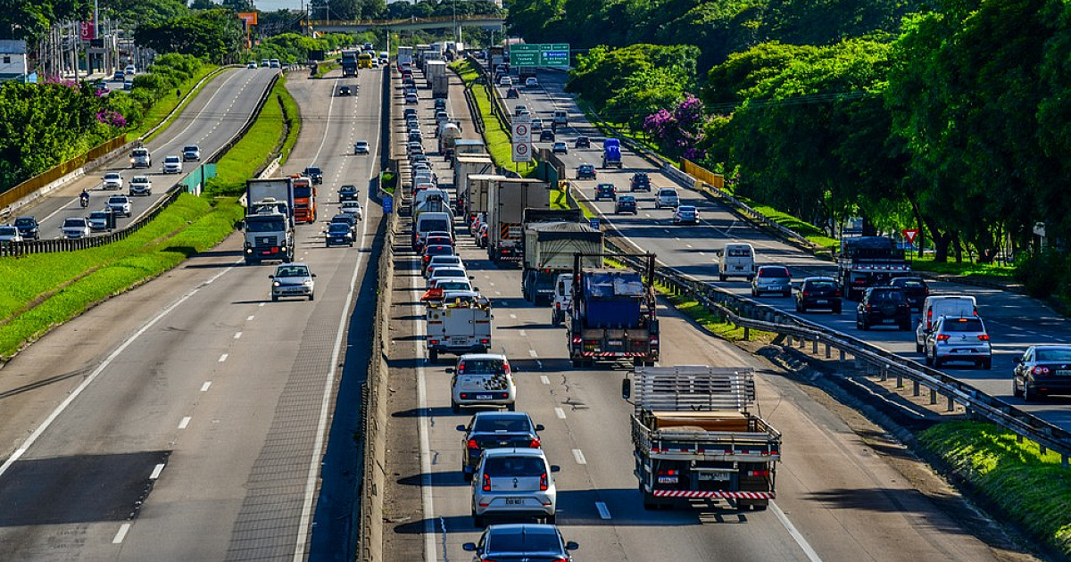 Feriado de 9 de julho: veja horários de pico e estimativa de veículos nas rodovias do Vale, Serra e Litoral Norte