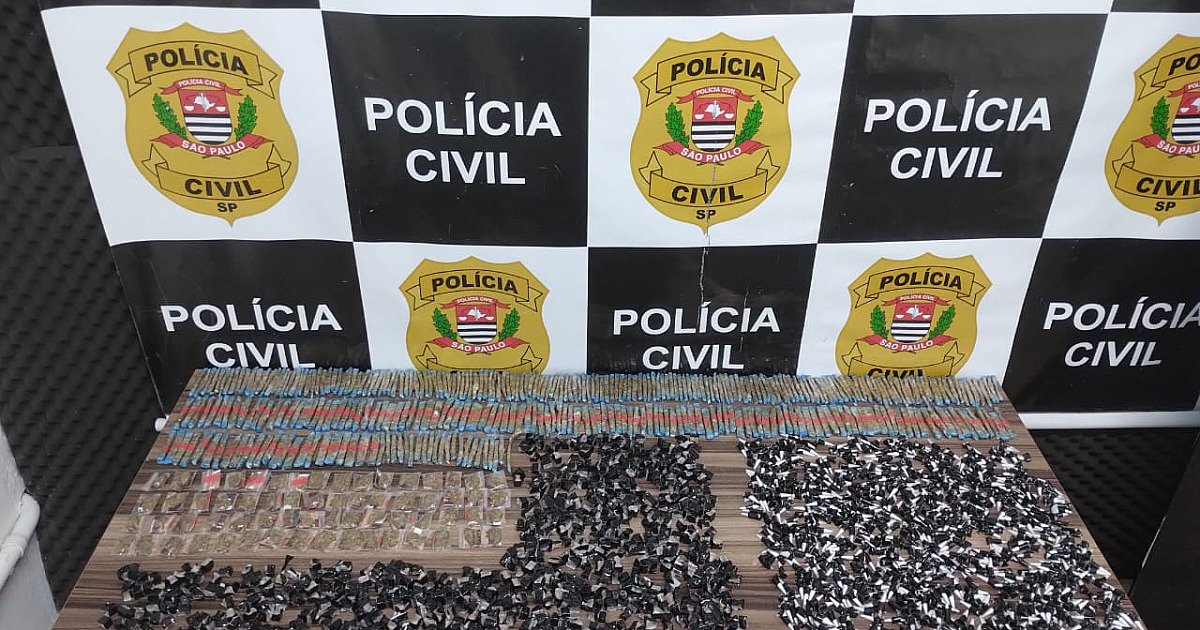 Em "êxodo de traficantes", Civil prende dois com maconha, crack, cocaína e skunk na fila da balsa
