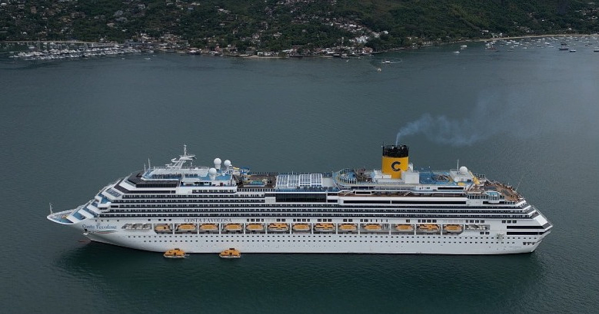 VÍDEO: Transatlântico Costa Favolosa chega a Ilhabela com 3,8 mil passageiros
