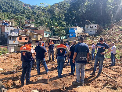 São Sebastião recebe visita de pesquisadores russos e chineses para avaliar áreas de desastres naturais