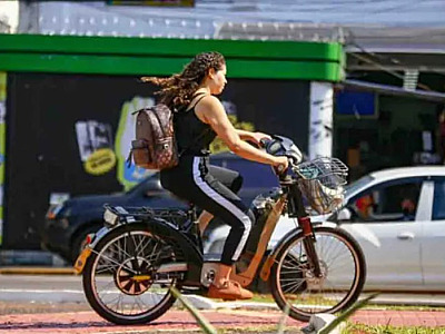Diretoria de trânsito prepara agentes para fiscalização de bicicletas elétricas em Ubatuba