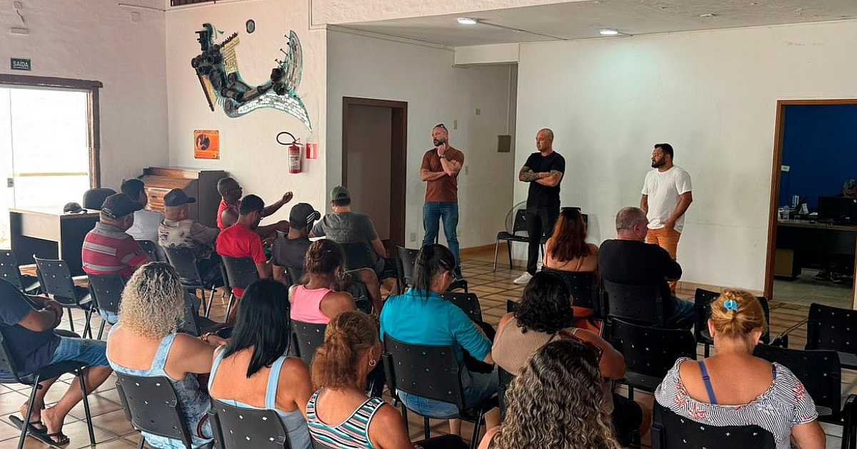 Prefeitura de São Sebastião fortalece diálogo com ambulantes e comerciantes no Centro Histórico