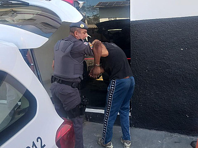 Furto a motorista de ônibus termina com prisão em Caraguatatuba