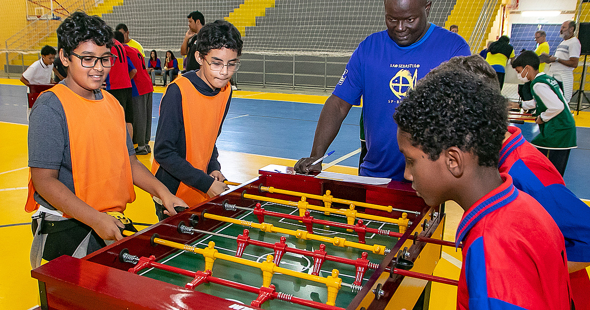 Alunos da rede municipal participam de competição de pebolim nos Jogos Interescolares