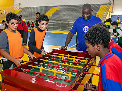 Alunos da rede municipal participam de competição de pebolim nos Jogos Interescolares