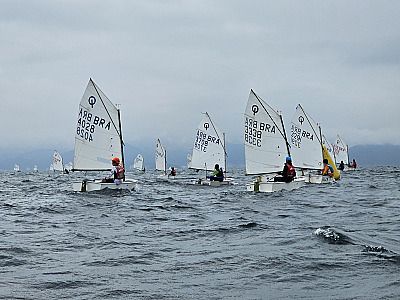 Matheus Cardoso Bombini conquista Campeonato Paulista de Optmisit 2024 em Ilhabela