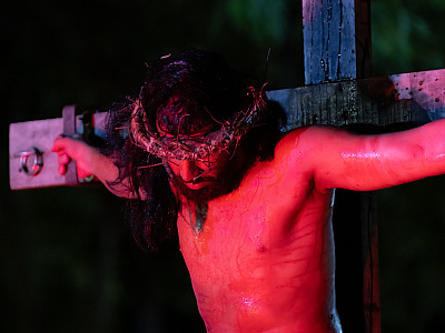 Centro Histórico de São Sebastião recebe Encenação da Paixão de Cristo na Sexta-feira Santa