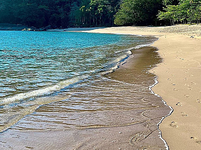 Balneabilidade melhora, mas região tem três praias impróprias neste fim de semana