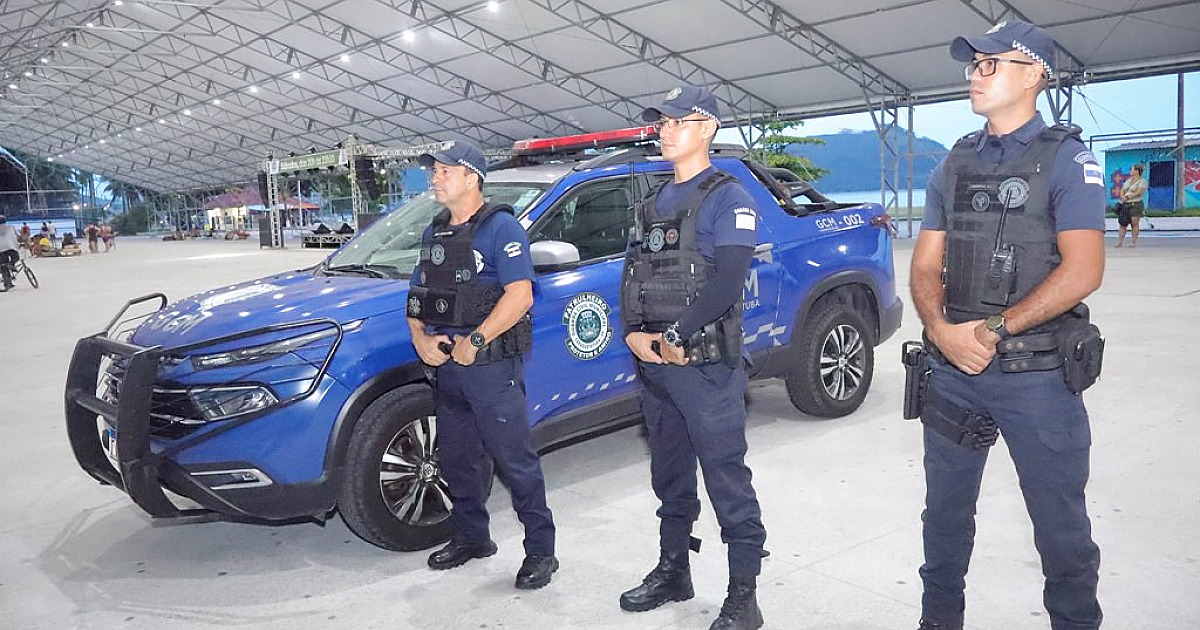Fiscalização de posturas reforça ordenamento das praias de Caraguatatuba na alta temporada