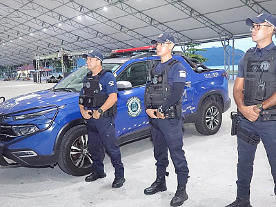 Fiscalização de posturas reforça ordenamento das praias de Caraguatatuba na alta temporada