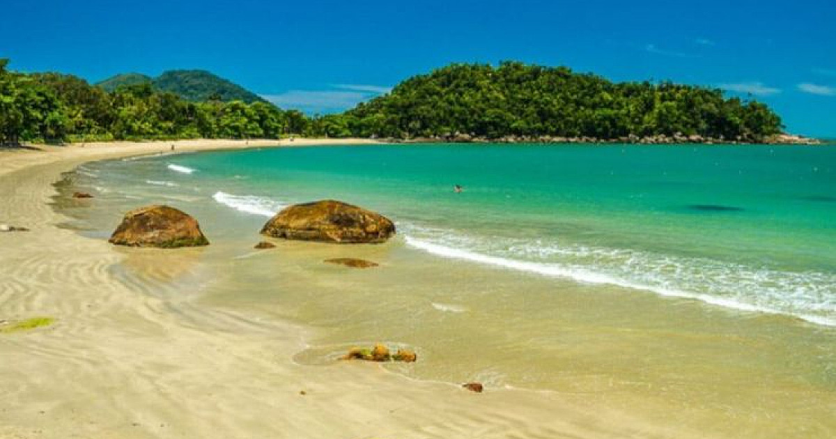 Banhista de 64 anos morre após se afogar em Ubatuba
