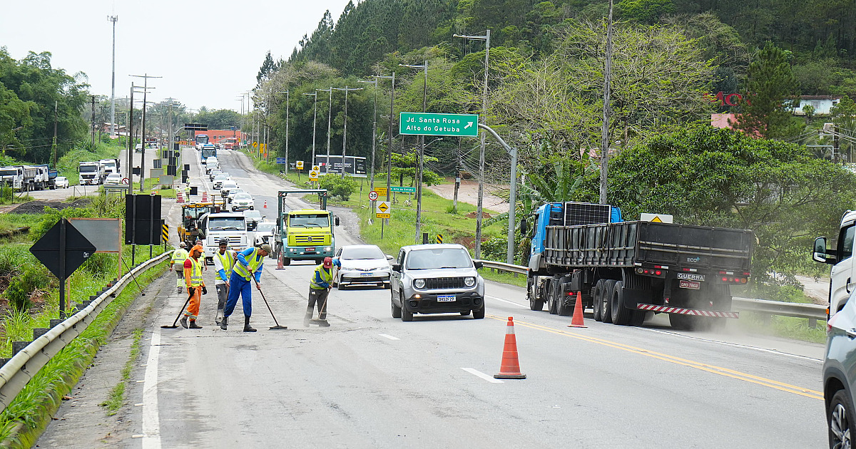 DER continua com serviços de manutenção e recapeamento na altura da Serra do Jetuba