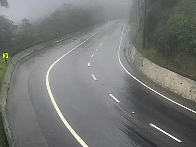 Chuva intensa volta a interditar a Rodovia dos Tamoios nesta quinta-feira (15)