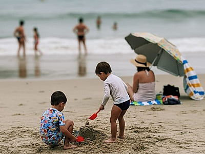 Prefeitura de São Sebastião reforça cuidados com crianças nas praias durante o verão