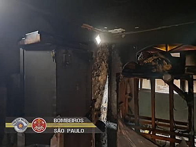 Casal de idosos escapa ileso de incêndio no Porto Novo