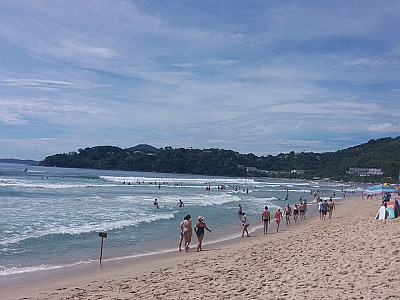 Pai morre afogado após entrar no mar para socorrer filho em Ubatuba