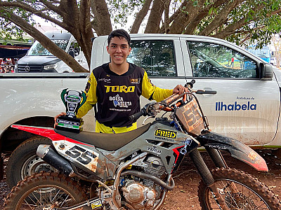 Piloto de Ilhabela é destaque no Campeonato Brasileiro de Motocross