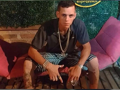 Um mês depois, assassino de MC continua foragido; família pede por justiça e internautas cobram solução de crime que chocou Ubatuba