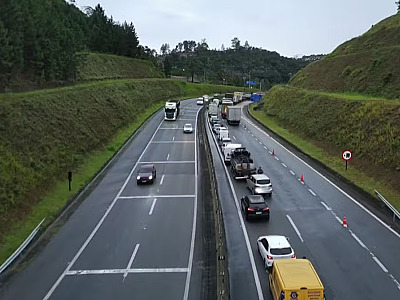 Chuva interdita rodovias de acesso ao Litoral Norte