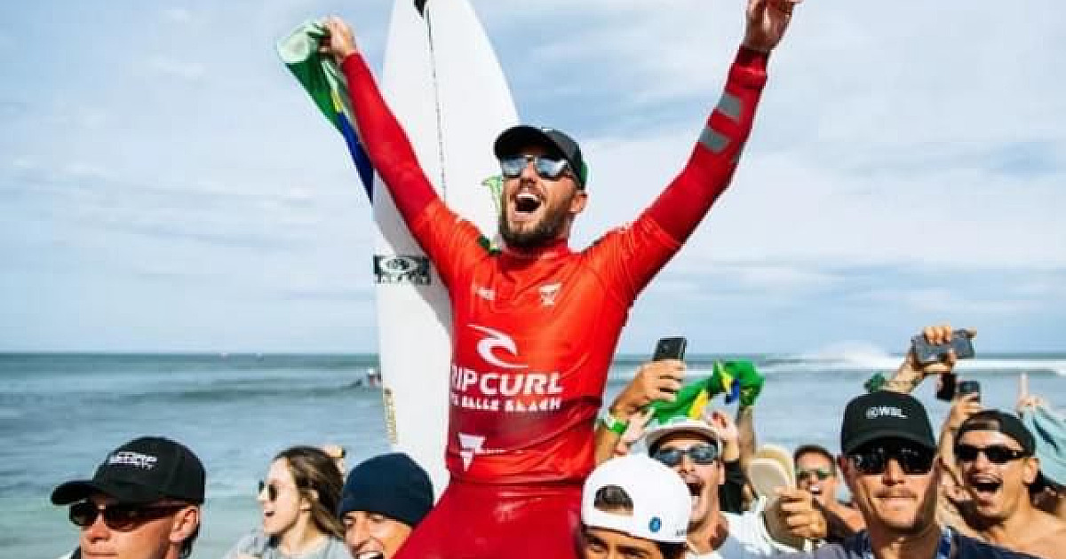 Bendito fruto, Filipe Toledo disputa “Oscar dos Esportes” só com atletas mulheres