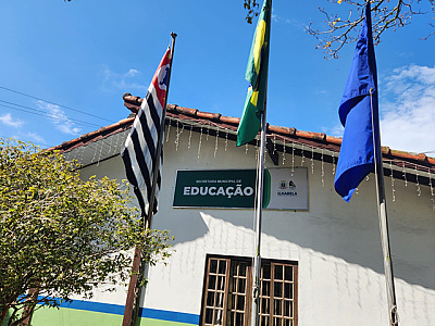 Prefeitura de Ilhabela prorroga processos seletivos de professores e Auxiliares de Primeira Infância