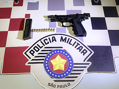 Suspeito de homicídios e violência doméstica, homem é preso em Caraguatatuba com pistola 7.65