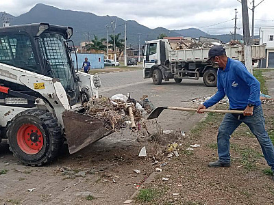 Secretaria de Serviços Públicos segue com cronograma de limpeza do mês em bairros de Caraguatatuba