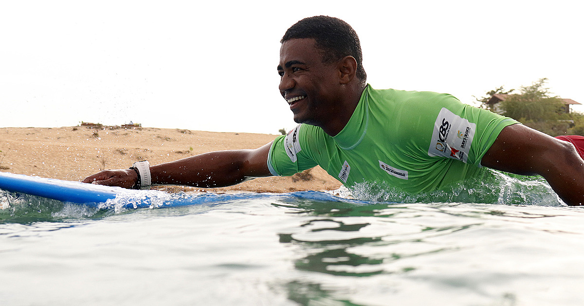 Surf sebastianense: Carlos Bahia é tetracampeão brasileiro de Longboard