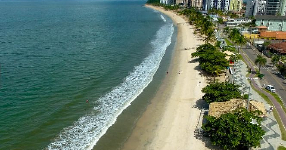 Homem de 45 anos morre após se afogar na praia Martim de Sá, em Caraguatatuba